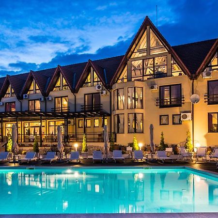 Conacul Archia Hotel Дева Екстериор снимка