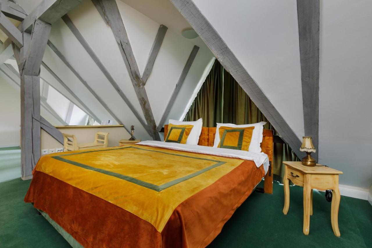 Conacul Archia Hotel Дева Екстериор снимка