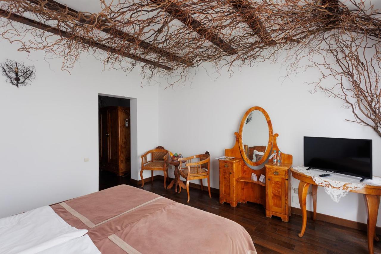 Conacul Archia Hotel Дева Екстериор снимка