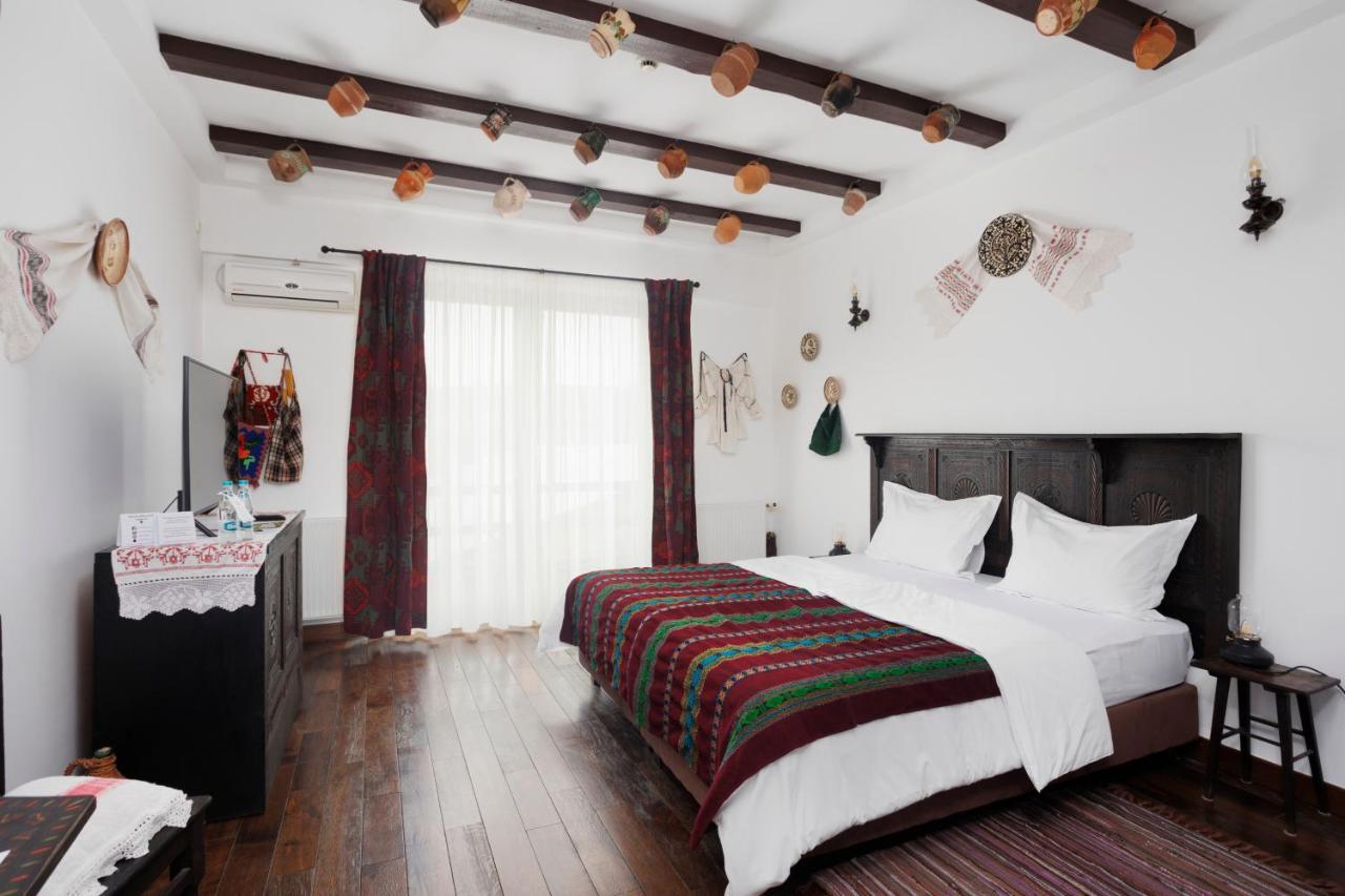 Conacul Archia Hotel Дева Екстериор снимка