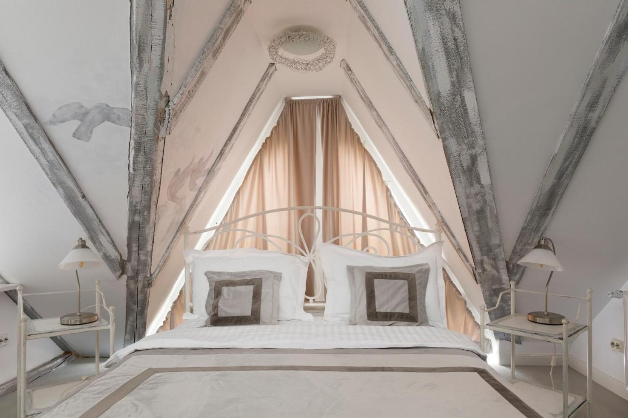 Conacul Archia Hotel Дева Екстериор снимка