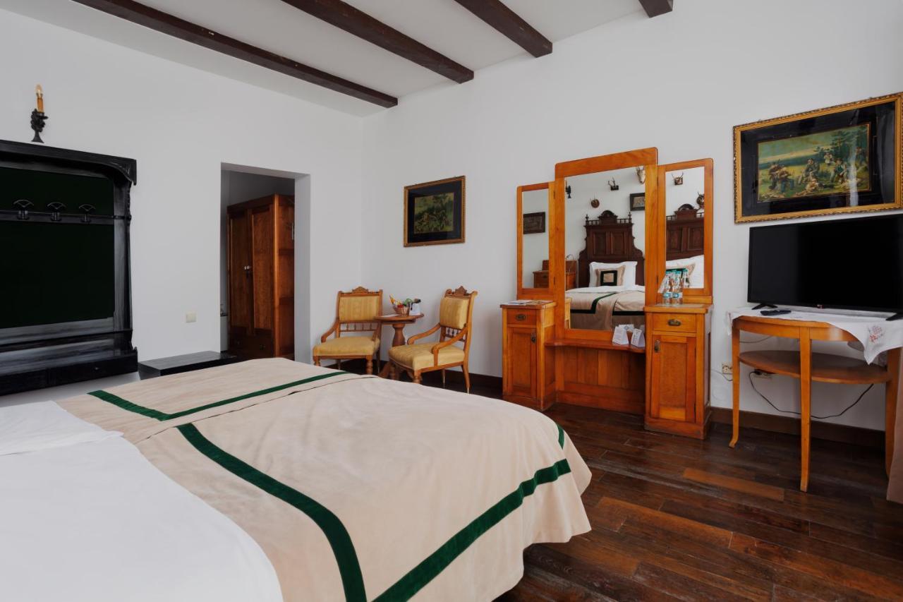 Conacul Archia Hotel Дева Екстериор снимка