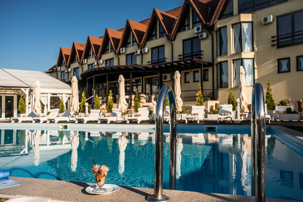 Conacul Archia Hotel Дева Екстериор снимка
