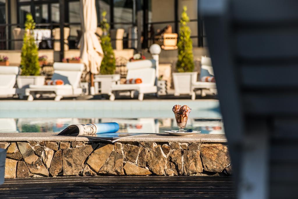 Conacul Archia Hotel Дева Екстериор снимка