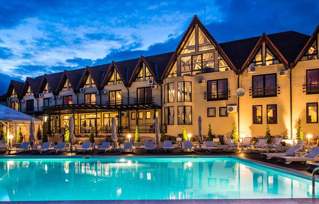 Conacul Archia Hotel Дева Екстериор снимка