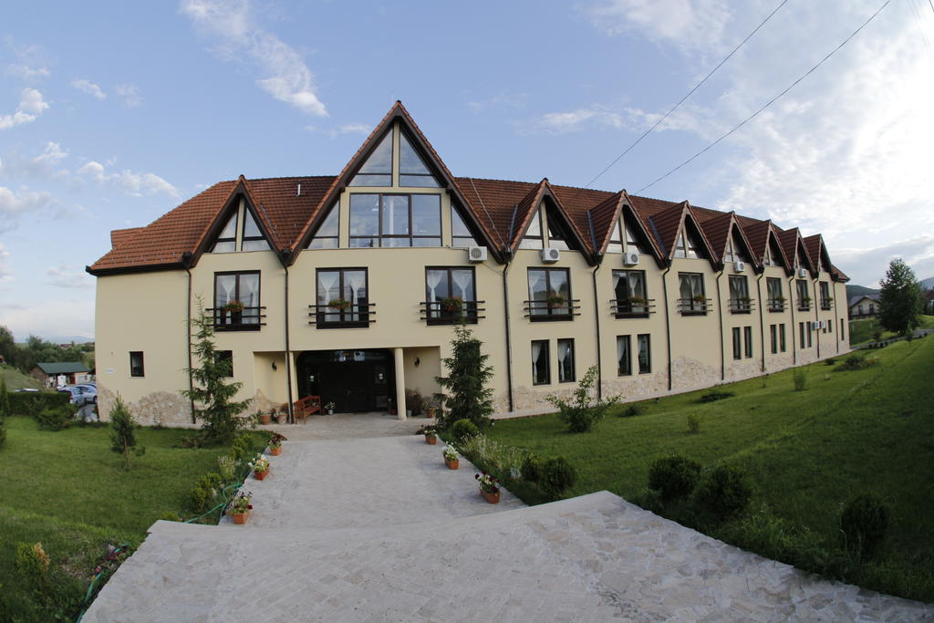 Conacul Archia Hotel Дева Екстериор снимка